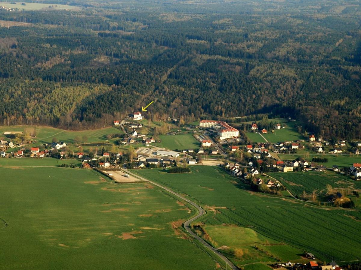 Waldhotel & Restaurant Bergschlosschen Hetzdorf Exterior photo