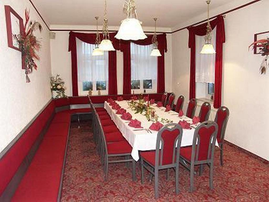 Waldhotel & Restaurant Bergschlosschen Hetzdorf Exterior photo